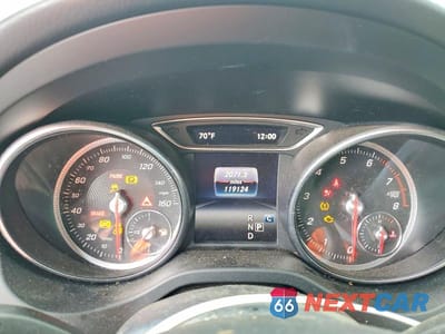 Zdjęcie 9 z 12 samochodu: 2018 MERCEDES-BENZ CLA 250 VIN:WDDSJ4EB8JN654133 - miniatura