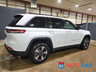 Trzecie zdjęcie samochodu z tyłu: 2024 JEEP GRAND CHEROKEE LIMITED 4XE VIN:1C4RJYB69RC182037 - miniatura