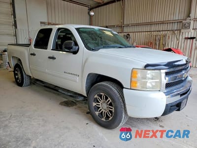 Czwarte zdjęcie samochodu z boku: 2009 CHEVROLET SILVERADO C1500 VIN:3GCEC13C69G117485 - miniatura