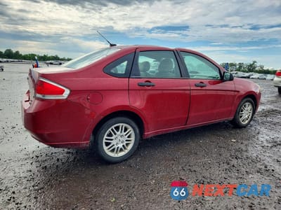 Trzecie zdjęcie samochodu z tyłu: 2011 FORD FOCUS SE VIN:1FAHP3FN8BW156909 - miniatura