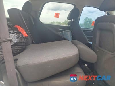 Zdjęcie 11 z 13 samochodu: 2013 CHEVROLET TAHOE C1500 LS VIN:1GNSCAE06DR361403 - miniatura