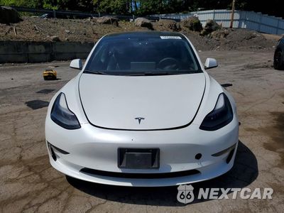 Piąte zdjęcie samochodu w środku: 2022 TESLA 3 VIN:5YJ3E1EA0NF242186 - miniatura