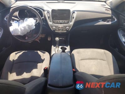 Zdjęcie 8 z 12 samochodu: 2017 CHEVROLET MALIBU LT VIN:1G1ZE5ST5HF131598 - miniatura