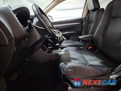 Zdjęcie 7 z 13 samochodu: 2015 MITSUBISHI OUTLANDER SE VIN:JA4AZ3A35FZ000112 - miniatura