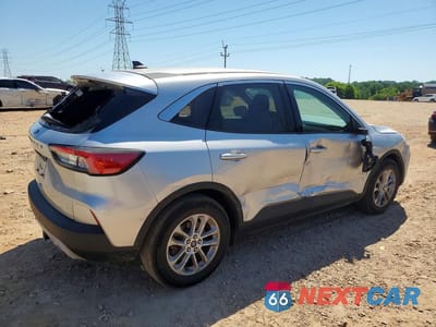 Trzecie zdjęcie samochodu z tyłu: 2020 FORD ESCAPE SE VIN:1FMCU0G63LUC47064 - miniatura