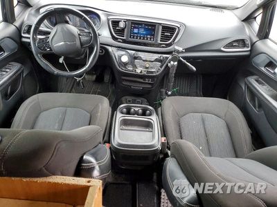 Zdjęcie 8 z 13 samochodu: 2020 CHRYSLER PACIFICA TOURING VIN:2C4RC1FG3LR134147 - miniatura