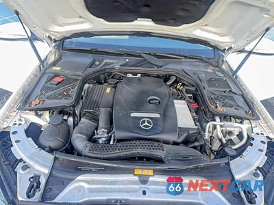 Zdjęcie 7 z 11 samochodu: 2015 MERCEDES-BENZ C 300 4MATIC VIN:55SWF4KB4FU037530 - miniatura