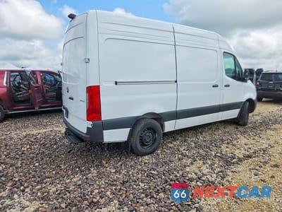 Trzecie zdjęcie samochodu z tyłu: 2025 MERCEDES BENZ SPRINTER 2500 DELIVERY VAN VIN:W1Y4KBHY4ST202564 - miniatura