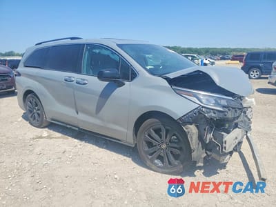 Czwarte zdjęcie samochodu z boku: 2024 TOYOTA SIENNA XSE VIN:5TDDRKEC6RS216967 - miniatura