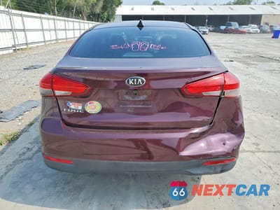 Zdjęcie 6 z 12 samochodu: 2018 KIA FORTE LX VIN:3KPFK4A76JE228178 - miniatura