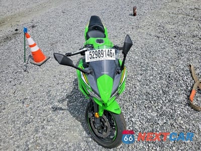 Piąte zdjęcie samochodu w środku: 2025 KAWASAKI EX650 P VIN:ML5EXEP11SDAF8345 - miniatura