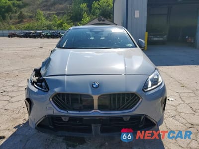 Piąte zdjęcie samochodu w środku: 2025 BMW 228XI VIN:WBA23GG09S7S68700 - miniatura