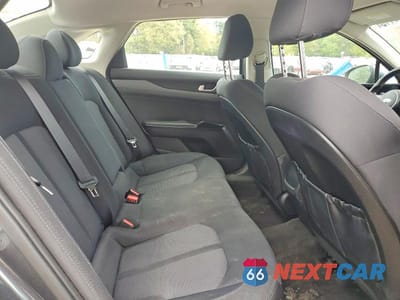 Zdjęcie 10 z 12 samochodu: 2021 KIA K5 LXS VIN:5XXG14J21MG079315 - miniatura