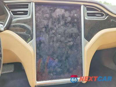 Zdjęcie 9 z 12 samochodu: 2015 TESLA MODEL S 85D VIN:5YJSA1H22FFP74892 - miniatura