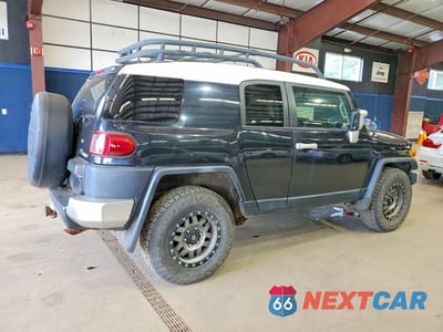 Trzecie zdjęcie samochodu z tyłu: 2007 TOYOTA FJ CRUISER BASE VIN:JTEBU11F870043450 - miniatura