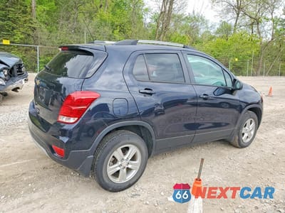 Trzecie zdjęcie samochodu z tyłu: 2022 CHEVROLET TRAX 1LT VIN:KL7CJPSM7NB512298 - miniatura