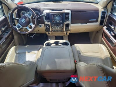 Zdjęcie 8 z 12 samochodu: 2017 RAM 2500 LARAMIE VIN:3C6TR5FJXHG555178 - miniatura