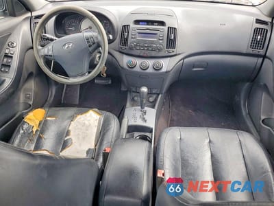 Zdjęcie 8 z 12 samochodu: 2009 HYUNDAI ELANTRA SE VIN:KMHDU46DX9U620573 - miniatura