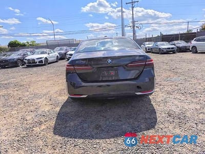 Zdjęcie 6 z 15 samochodu: 2026 BMW 530 XI VIN:WBA53FJ0XTCW69911 - miniatura