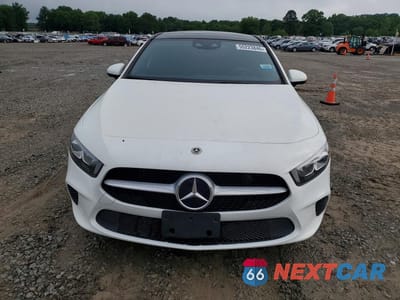 Piąte zdjęcie samochodu w środku: 2019 MERCEDES-BENZ A 220 VIN:WDD3G4EB7KW000724 - miniatura