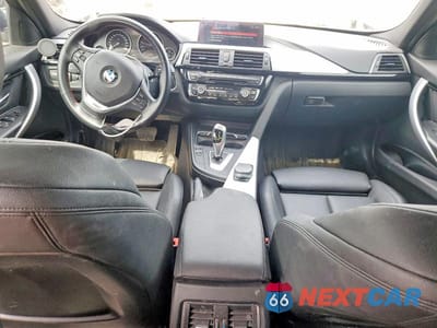 Zdjęcie 8 z 12 samochodu: 2018 BMW 330 XI VIN:WBA8D9C58JEM31819 - miniatura