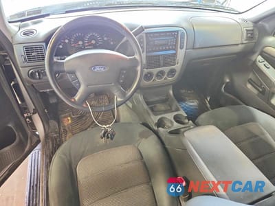 Zdjęcie 8 z 13 samochodu: 2004 FORD EXPLORER XLT VIN:1FMZU73K24ZB14211 - miniatura