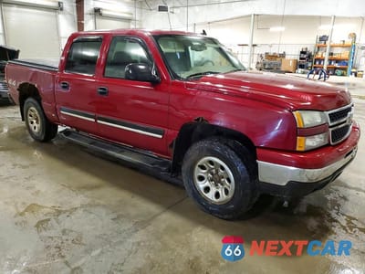 Czwarte zdjęcie samochodu z boku: 2007 CHEVROLET SILVERADO K1500 CLASSIC CREW CAB VIN:2GCEK13Z371161778 - miniatura