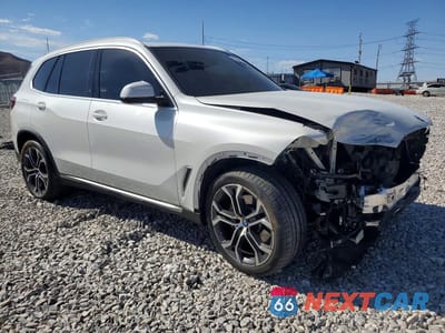 Czwarte zdjęcie samochodu z boku: 2023 BMW X5 XDRIVE40I VIN:5UXCR6C08P9P49425 - miniatura