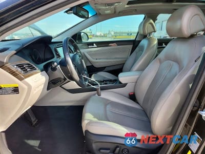 Zdjęcie 7 z 12 samochodu: 2016 HYUNDAI SONATA HYBRID LIMITED VIN:KMHE34L19GA008932 - miniatura