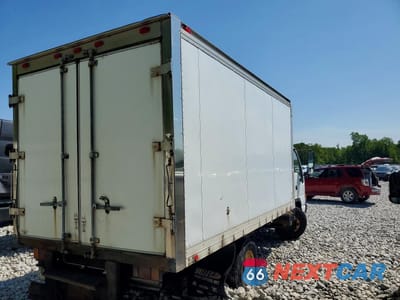 Trzecie zdjęcie samochodu z tyłu: 2004 ISUZU NPR BOX TRUCK VIN:JALB4B14147003933 - miniatura