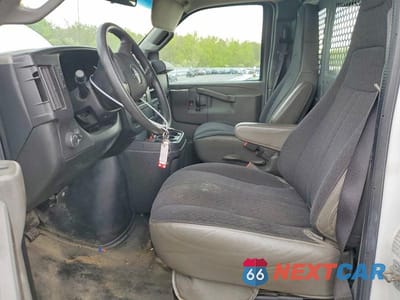 Zdjęcie 7 z 13 samochodu: 2018 GMC SAVANA G2500 VIN:1GTW7AFG9J1903078 - miniatura