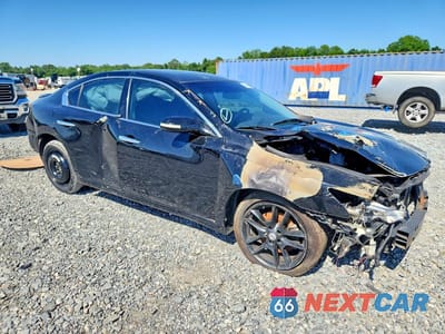 Czwarte zdjęcie samochodu z boku: 2010 NISSAN MAXIMA 3.5 S VIN:1N4AA5AP1AC818708 - miniatura