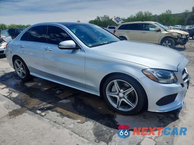 Czwarte zdjęcie samochodu z boku: 2016 MERCEDES-BENZ C 300 4MATIC VIN:55SWF4KB5GU104881 - miniatura