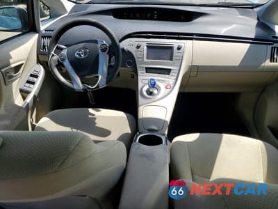 Zdjęcie 8 z 12 samochodu: 2013 TOYOTA PRIUS THREE VIN:JTDKN3DU4D5683676 - miniatura