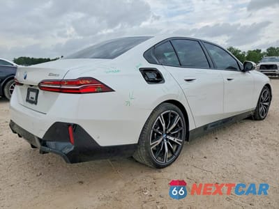 Trzecie zdjęcie samochodu z tyłu: 2026 BMW 530 I VIN:WBA43FJ08TCV32932 - miniatura
