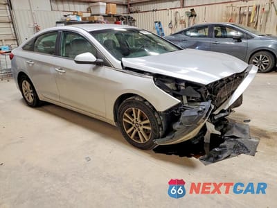 Czwarte zdjęcie samochodu z boku: 2015 HYUNDAI SONATA SE VIN:5NPE24AF2FH063266 - miniatura
