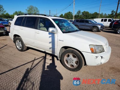 Czwarte zdjęcie samochodu z boku: 2005 TOYOTA HIGHLANDER LIMITED VIN:JTEEP21A450084007 - miniatura