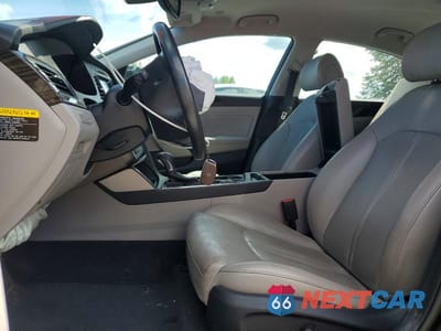 Zdjęcie 7 z 13 samochodu: 2016 HYUNDAI SONATA PLUG-IN HYBRID LIMITED VIN:KMHE54L28GA023568 - miniatura