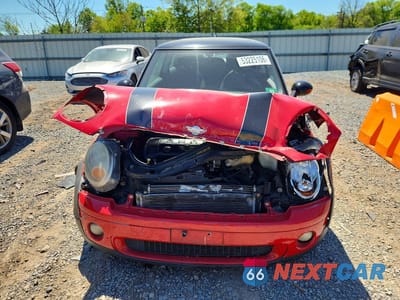 Piąte zdjęcie samochodu w środku: 2010 MINI COOPER VIN:WMWMF3C56ATZ22908 - miniatura