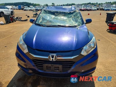 Piąte zdjęcie samochodu w środku: 2016 HONDA HR-V LX VIN:3CZRU5H32GM716178 - miniatura