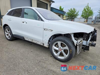 Czwarte zdjęcie samochodu z boku: 2018 JAGUAR F-PACE PREMIUM VIN:SADCJ2GX5JA237057 - miniatura