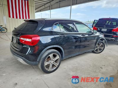 Trzecie zdjęcie samochodu z tyłu: 2018 MERCEDES-BENZ GLA 250 VIN:WDCTG4EB2JJ478517 - miniatura