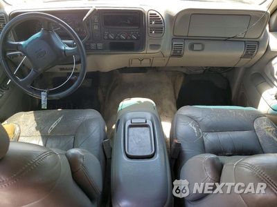 Zdjęcie 8 z 13 samochodu: 1999 CHEVROLET SUBURBAN K2500 VIN:3GNGK26J7XG169479 - miniatura