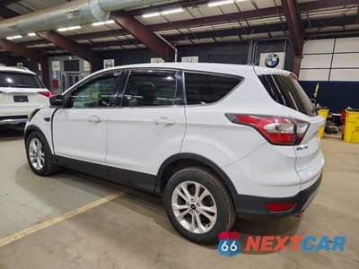 Drugie zdjęcie samochodu z przodu: 2017 FORD ESCAPE SE VIN:1FMCU0GDXHUB03212 - miniatura