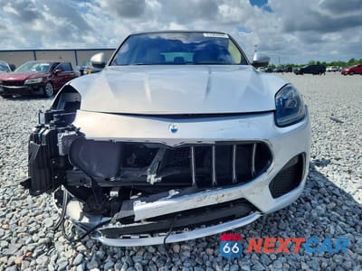 Piąte zdjęcie samochodu w środku: 2023 MASERATI GRECALE GT VIN:ZN682AVA2P7416541 - miniatura