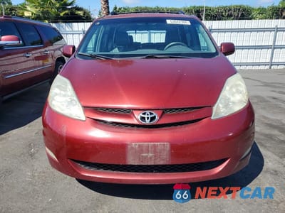 Piąte zdjęcie samochodu w środku: 2010 TOYOTA SIENNA XLE VIN:5TDYK4CC7AS318304 - miniatura