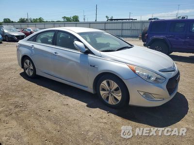 Czwarte zdjęcie samochodu z boku: 2015 HYUNDAI SONATA HYBRID LIMITED VIN:KMHEC4A44FA127693 - miniatura