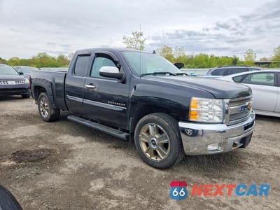 Czwarte zdjęcie samochodu z boku: 2012 CHEVROLET SILVERADO K1500 LT VIN:1GCRKSE71CZ232514 - miniatura