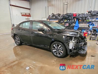 Czwarte zdjęcie samochodu z boku: 2025 NISSAN VERSA SV VIN:3N1CN8EV8SL826024 - miniatura