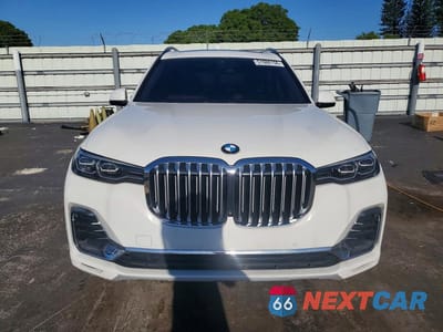 Piąte zdjęcie samochodu w środku: 2021 BMW X7 XDRIVE40I VIN:5UXCW2C02M9H35987 - miniatura
